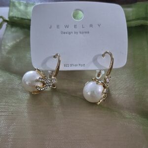 Elegant Pearl and Gold Earrings
